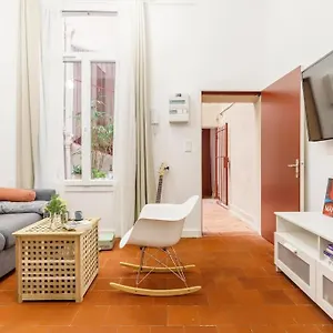 https://apt-duplex-en-plein-centre-historique-aix-en-provence.aixenprovencehotels.org